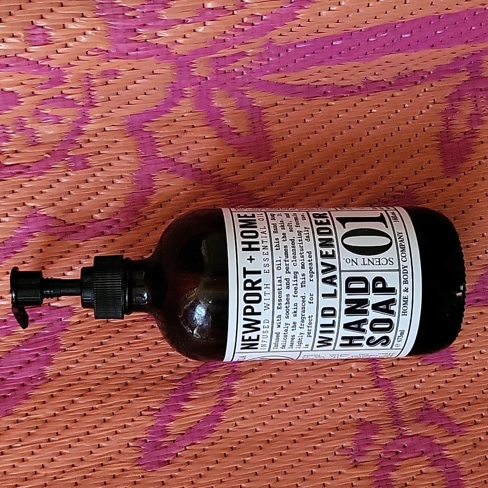 Hand soap dispenser bottle